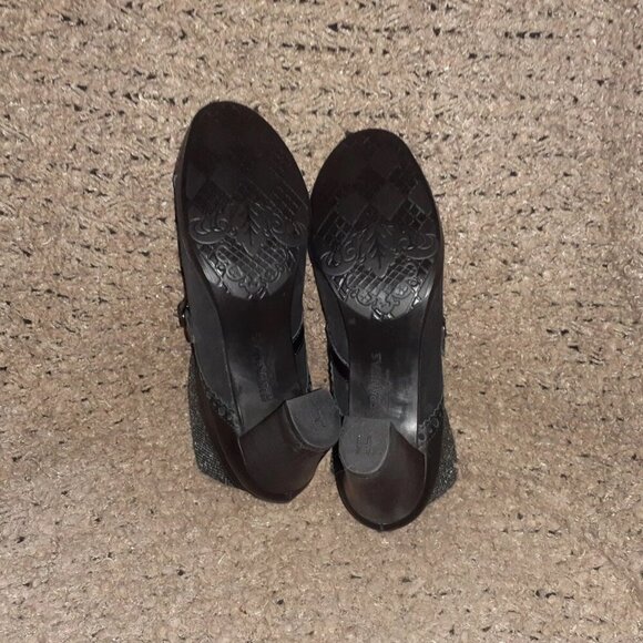 HISPANITAS-Black Patent Leather-Multi Material-Glove Heel Bootie-Sz 41-Near Mint - Picture 6 of 7